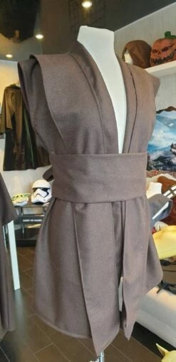 Worldwide Delivery Jedi Robe Cosplayers,Brown Waistcoat Tabards And Obi Star Wars Cosplayers. Mixed Wool, Available In All Sizes.