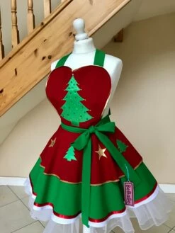 Festive Christmas Tree Apron Christmas Apron -EpicCosplay Shop ChristmasApron 4 aca8b6b2 0bed 4ec4 a9c1 5c9f6faabfae
