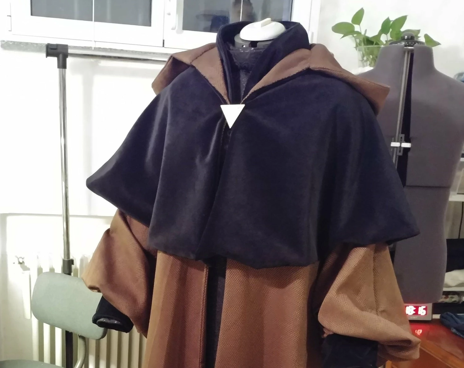 Emperor Palpatine Robe Replica Lord Sidious Coat MADE TO ORDER Darth Sidious 5 Emperor Palpatine Robe Replica Lord Sidious Coat MADE TO ORDER Darth Sidious - Image 3