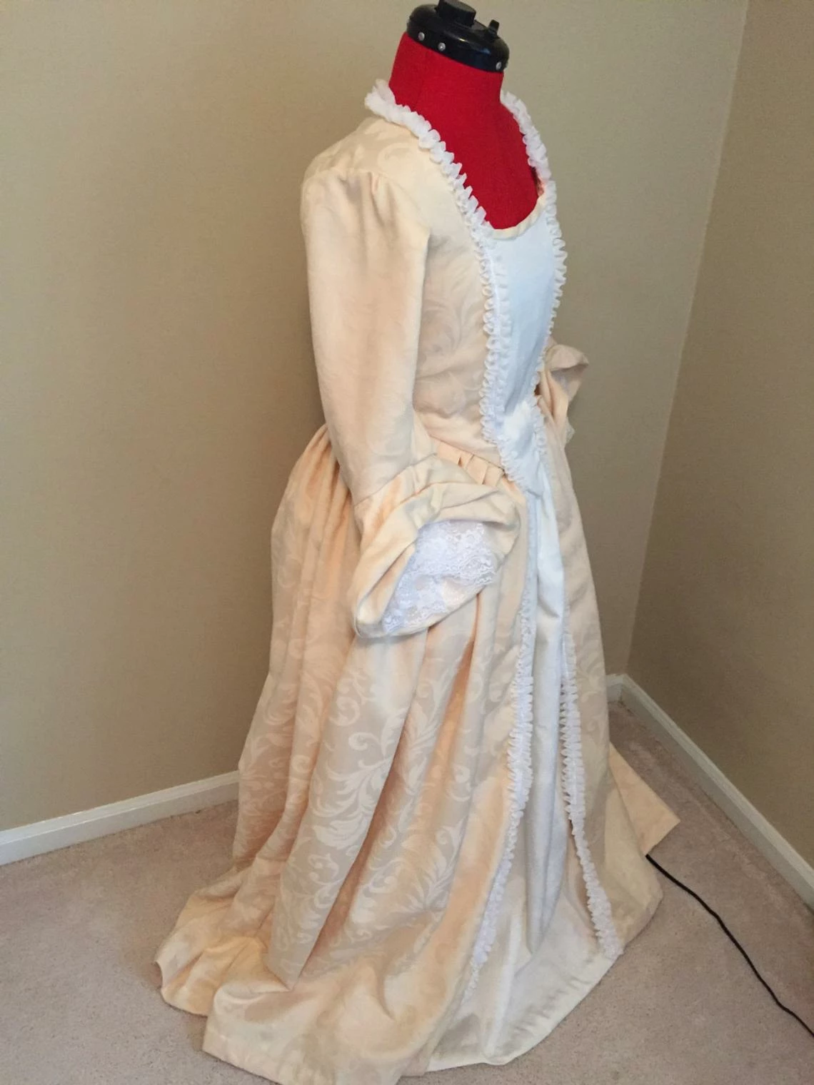 Elizabeth Swann Dress Costume Elizabeth Swann White Nightgown Plum Dress - Image 2