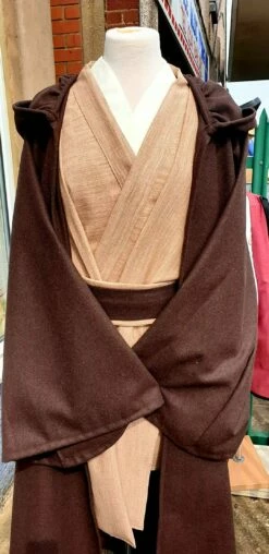 Mace Windu Cosplayers Made In All Sizes And Various Colours Worldwide Shipping Jedi Robe High Quality Mixed Wool Robe -EpicCosplay Shop JediRobe 1 24cd14b5 ef1f 409d a774 ad9b29f3fb4f
