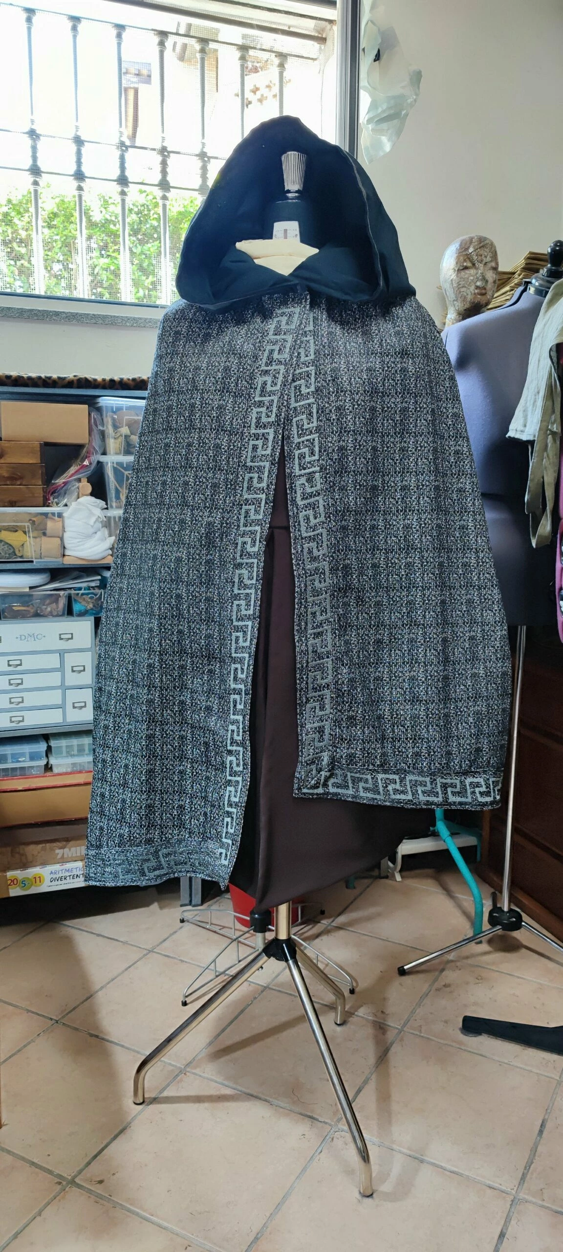 Plo Koon Embroiderd Cape Cloak MADE TO ORDER 4 Plo Koon Embroiderd Cape Cloak MADE TO ORDER - Image 2