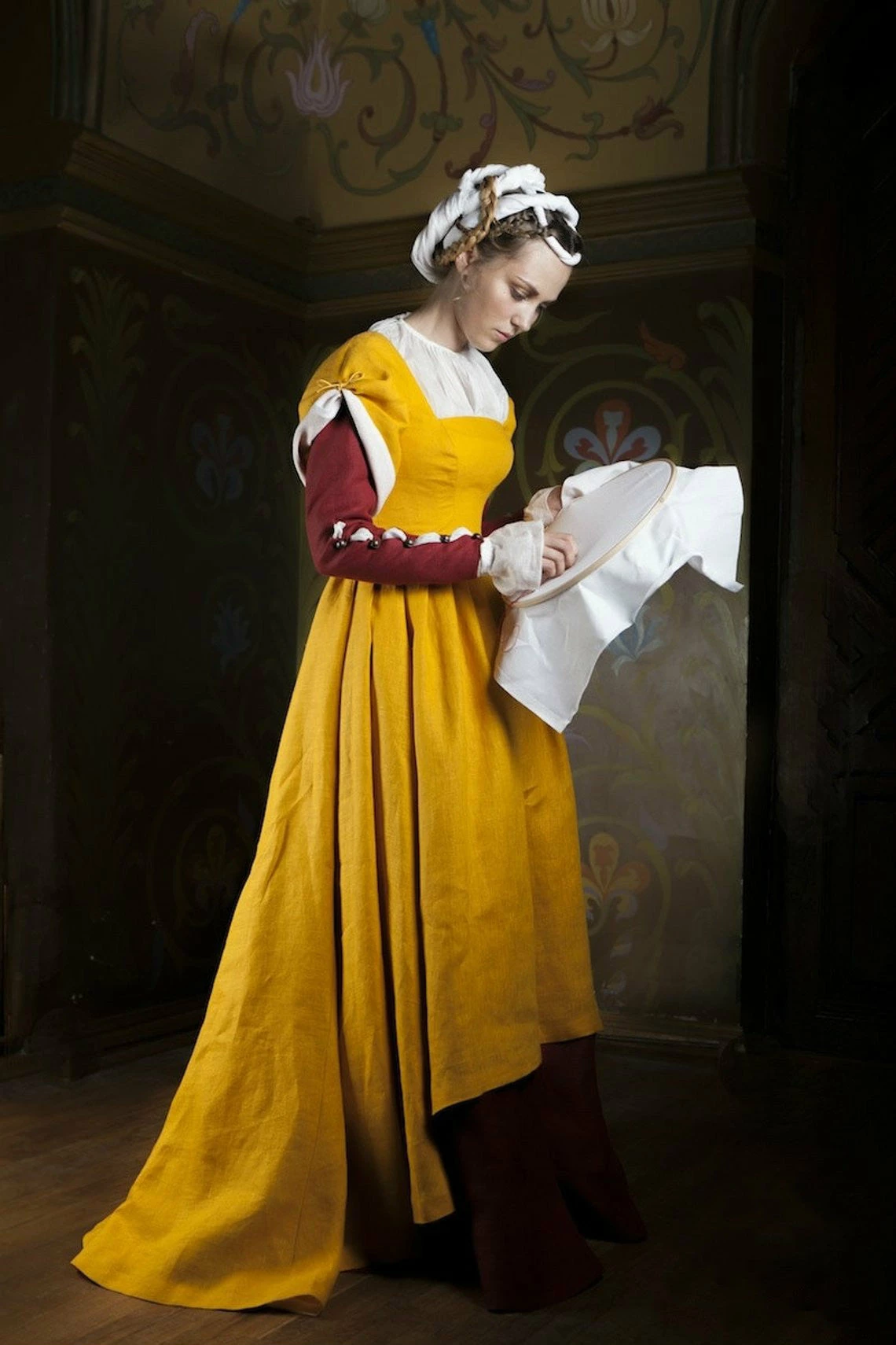 Traditional Central Europe Costume Medieval Dress 4 Traditional Central Europe Costume Medieval Dress - Image 2